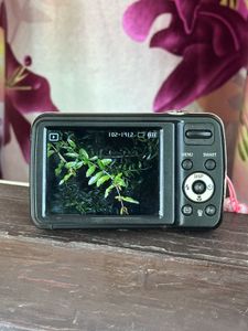 Samsung Digital Camera with Accessories