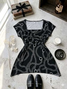 Chic Chain Print Square Neck Top