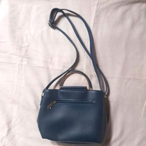 💙👜 New Women's Slingbag Olive Green Bluish Color