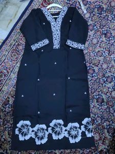 Black &amp; White Embroidery - 2 Piece Set