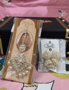 Stunning Kundan & Pearl Maang Tikka & Jhumka Set