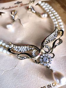 New Pearl and Stone Studded Necklace Set
