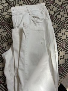 pretty white colour skin fit jeans