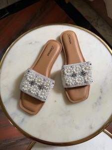 Embellished Floral Flat Sandals