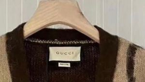 Authentic Gucci Cardigan 😍