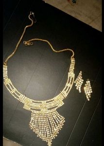 Stunning Crystal Necklace and Earring Set