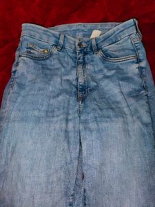 Classic H&amp;M Jeans Outfit