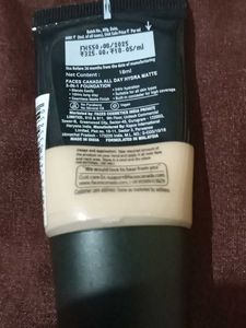 Faces Canada 3-in-1 Matte Foundation