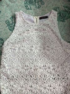 Lace sleeveless top