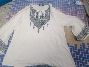 Beautiful White Max Brand Tunic In Xl Size