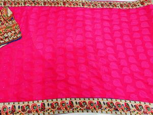 🇳🇿💫🎀Elegant Pink Saree with Intricate
