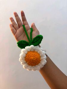 Tie a little sunshine in your hair