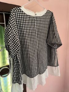 Chic Gingham Top with Lace Trim