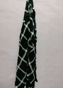 Chic Black &amp; White Checkered Scarf