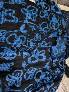 Stylish Black &amp; Blue Floral Blouse