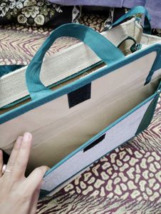 Men &amp; Women Green Massenger Bag