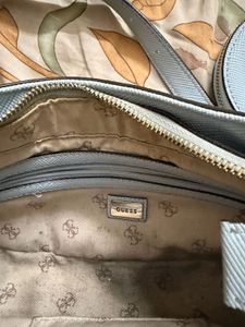 AUTHENTIC! Guess Shoulder Bag with Coin Pou