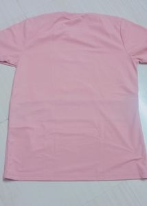 T Shirt Trendy Look Almost New Round Neck