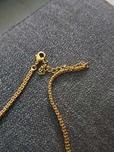 Elegant Gold Tone Necklace