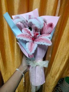 lilly pipe cleaner bouquet