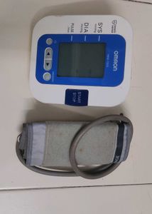 Omron HEM-7203 Blood Pressure Monitor