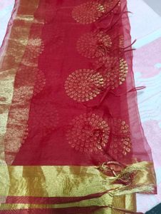 Red Dupatta