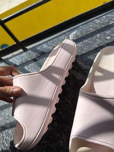 Yeezy Inspired Sliders Size:38