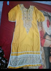 Beautiful Suit And Pant Set With Dupatta
