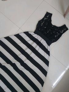 black and white women trending net maxi dress