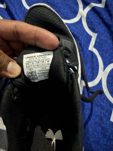 Under Armour Running Shoes ( Fix price )
