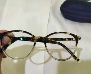 Stylish Tortoiseshell Eyeglasses with Case