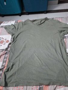 Basic Olive Green T-Shirt