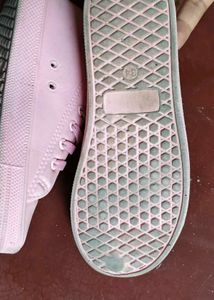 Max Cute Pink Lace-Up Sneakers