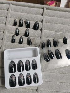 Press-On Nails for a Glam Look