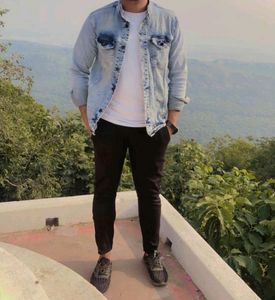 OThe Denim Jacket In Jeans Colour Which Is Amazin