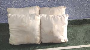 Set of 4 White Square Cushions