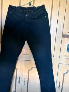 Classic Black Straight jeans