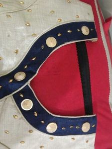Embroided blouse with pubb
