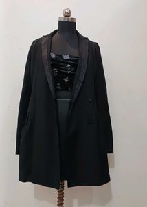 Elegant Black Blazer - Chic Style