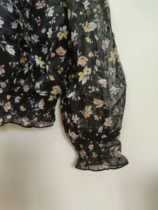 Chic Floral Print Ruffle Blouse