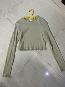 Ribbed Long Sleeve Crop Top