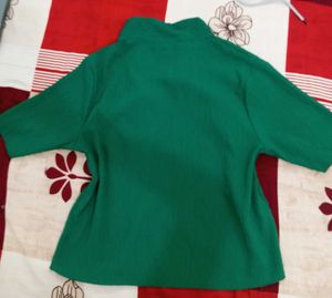 Cute green shirt top 💚