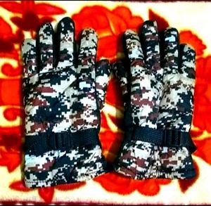 IT IS BIKER'S NEW FUR GLOVES......