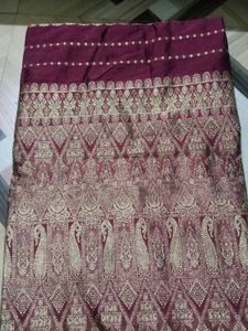 Exquisite Maroon Silk Saree with Gold Weaving