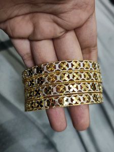 Elegant Gold Tone Flower Design Bangles