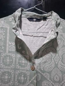 Stylish Paisley Print Shirt, size s