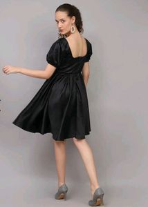 Chic Black Puff Sleeve Dress
