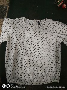 Chic White Star Print Top