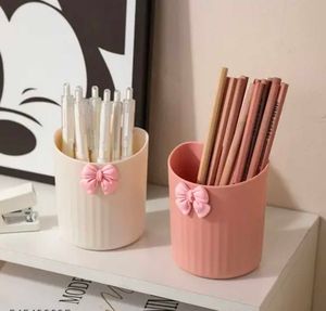 Set of 2 Decorative Flower Pots