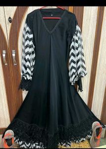 Elegant Abaya with Unique Sleeve Design